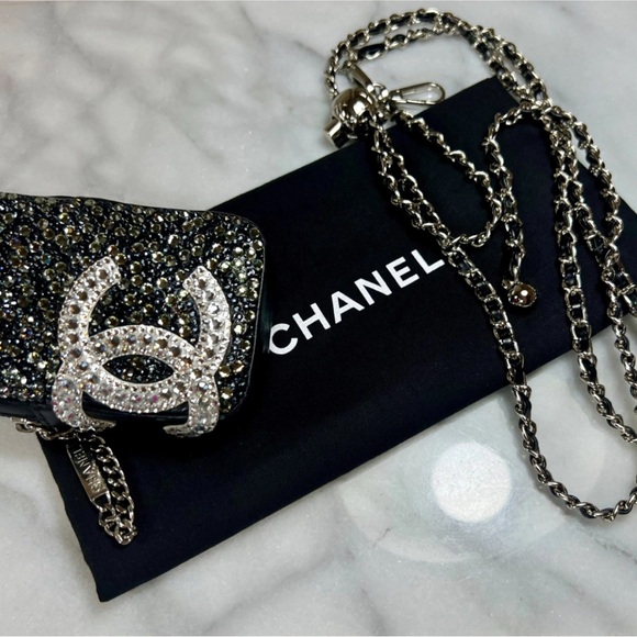 Chanel CC Logo Strassed Belt bag/Crossbody Bag - Picture 4 of 9